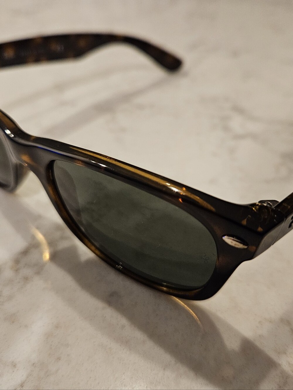 Ray-Ban New Wayfarer RB2132 52mm Tortoise Sunglasses with Green Lenses - Picture 3 of 12